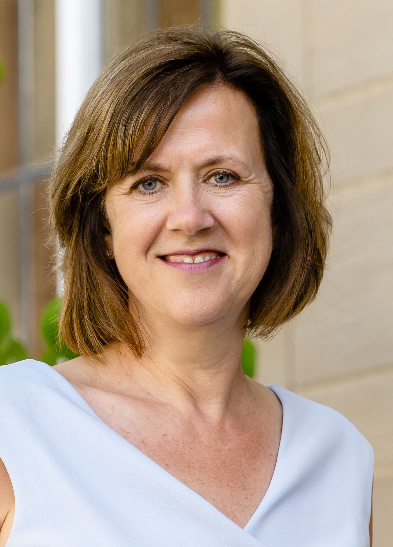 Dr. Lisa Lenhart