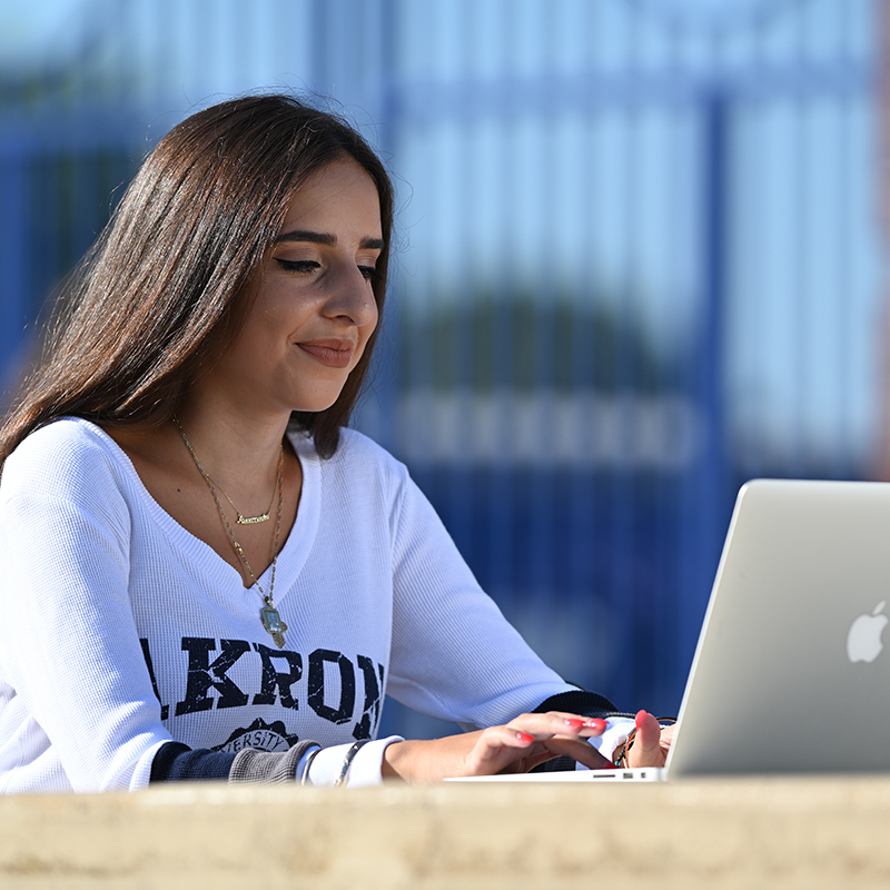 A student at a professonal event